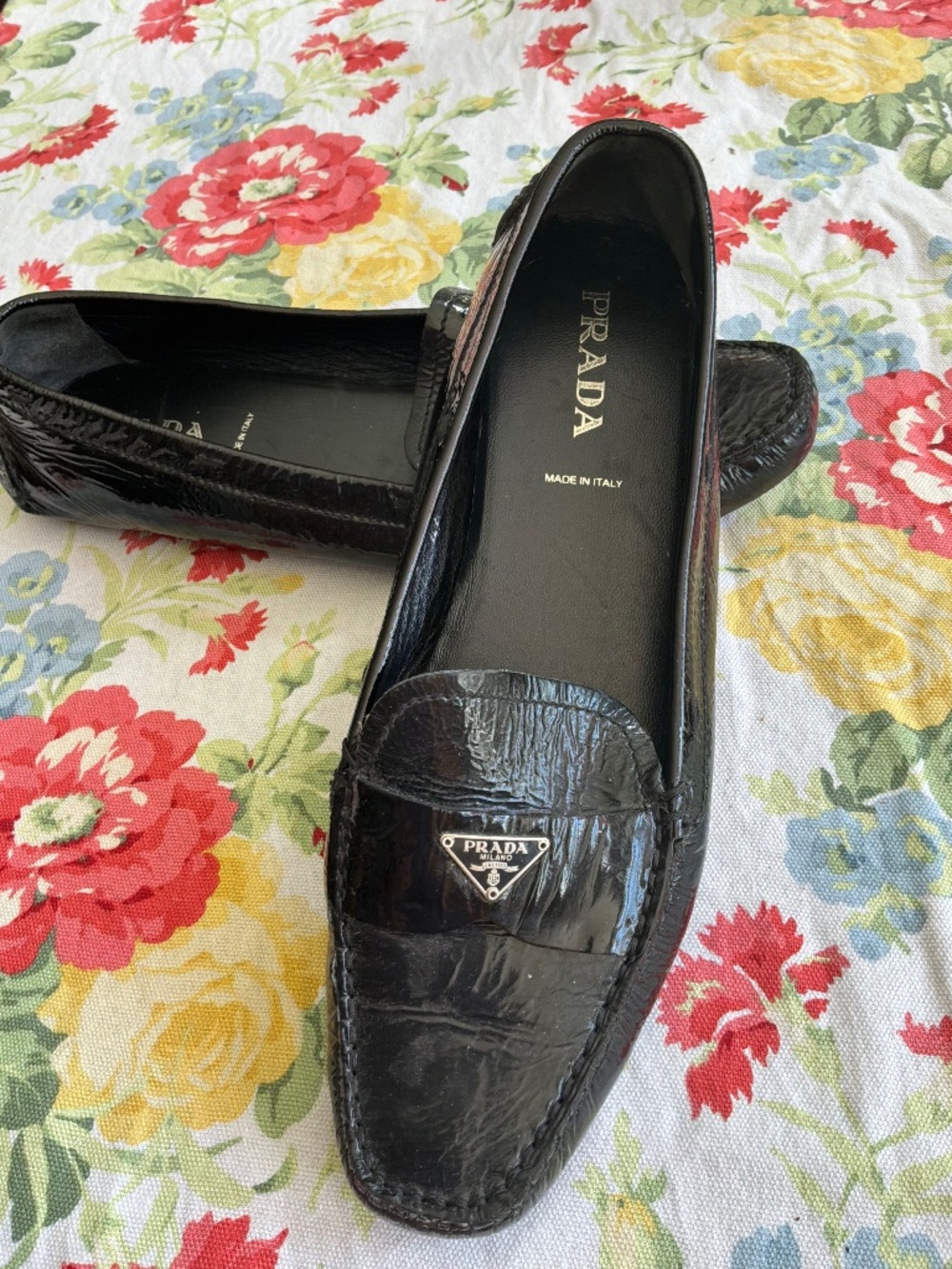 Vintage PRADA Black Patent Leather Moccasin Loafers - Size 39 - Made in Italy